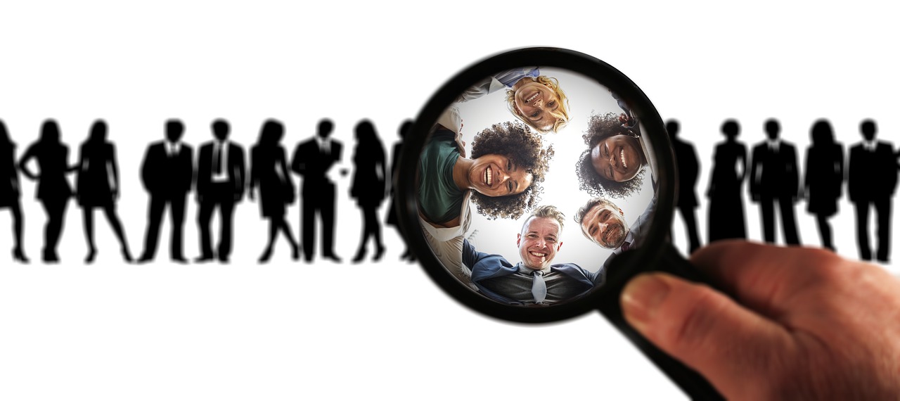Cómo destacar tu CV: 9 Tips indispensables para atraer a los reclutadores